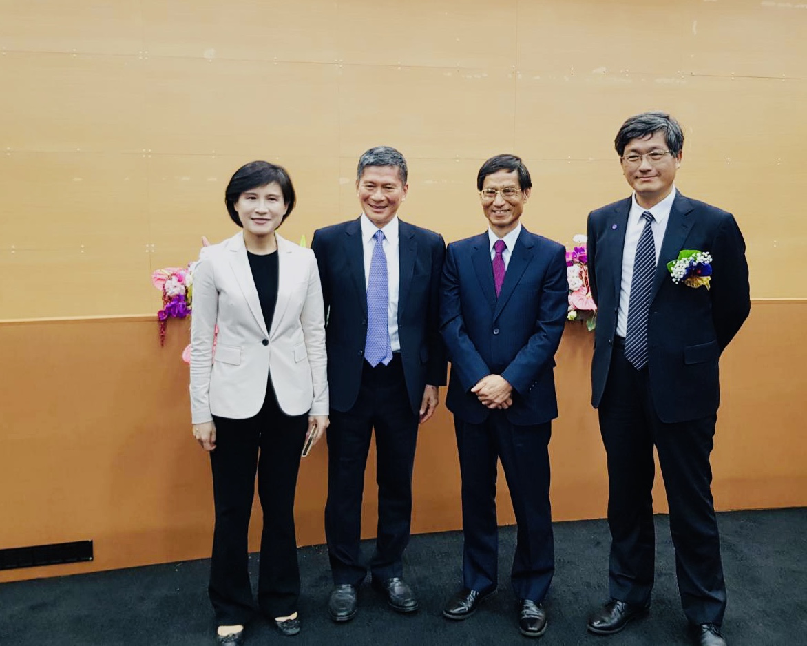 客家委員會及文化部今(20)日下午在政務委員林萬億監交下,共同舉行卸新任首長交接儀式