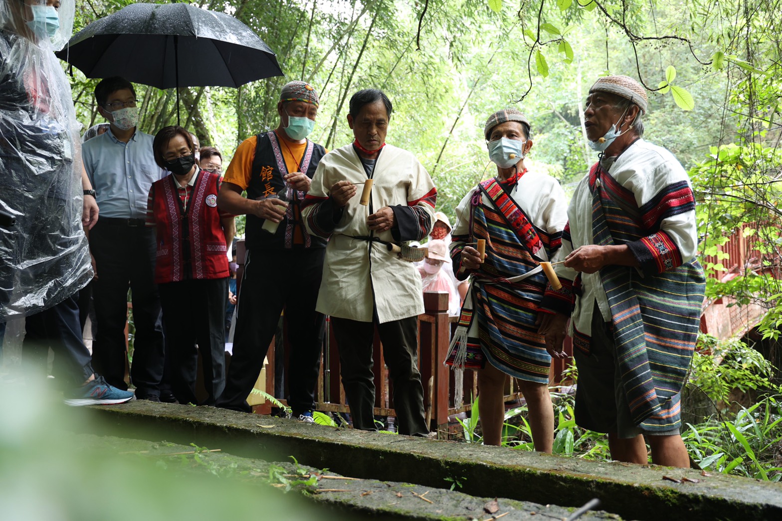 活動現場為表示對原住民族的敬意，特邀請泰雅族頭目進行祭祖靈儀式。