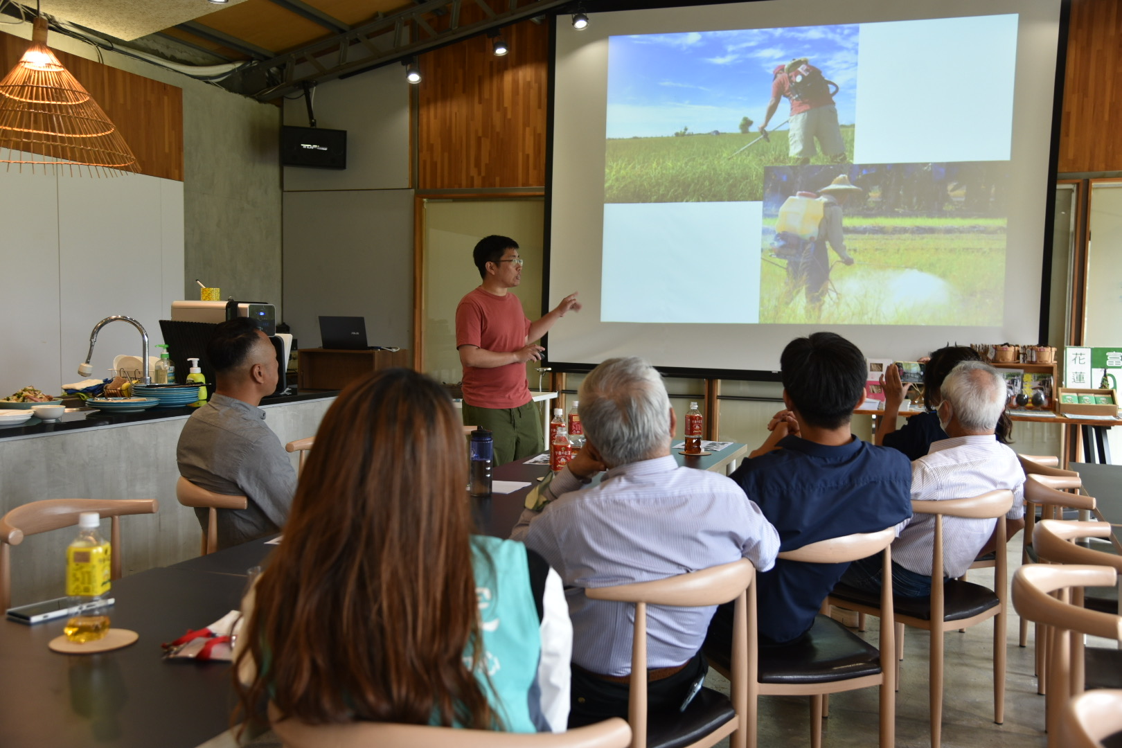 圖4 客委會周江杰副主委下午於花蓮富里地方創生基地「天賜糧源」，與在地青年、行政院東部聯合服務中心及客委會委員彭歲玲、劉源利、葉仁基進行座談。.jpg