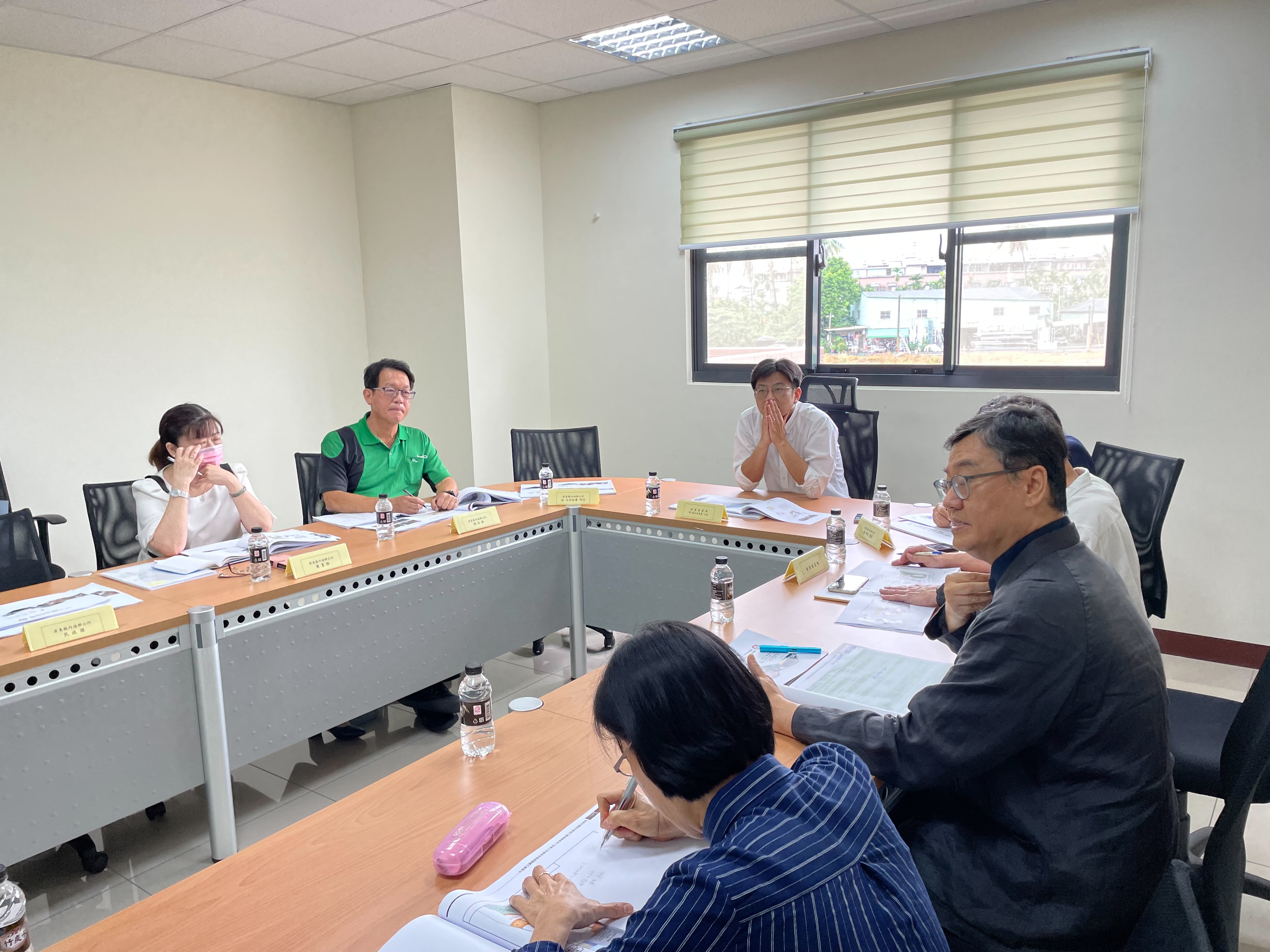 圖3 周副主委前往屏東縣內埔鄉公所，聽取文化發電機空間重點規劃及未來營運方向。.jpg