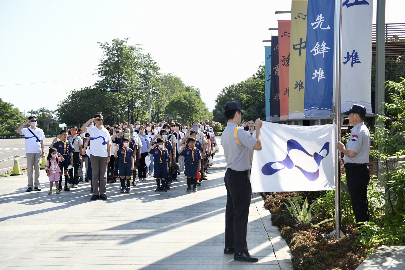 圖4  客發中心於六堆園區邀請學童共同舉行升旗儀式.jpg