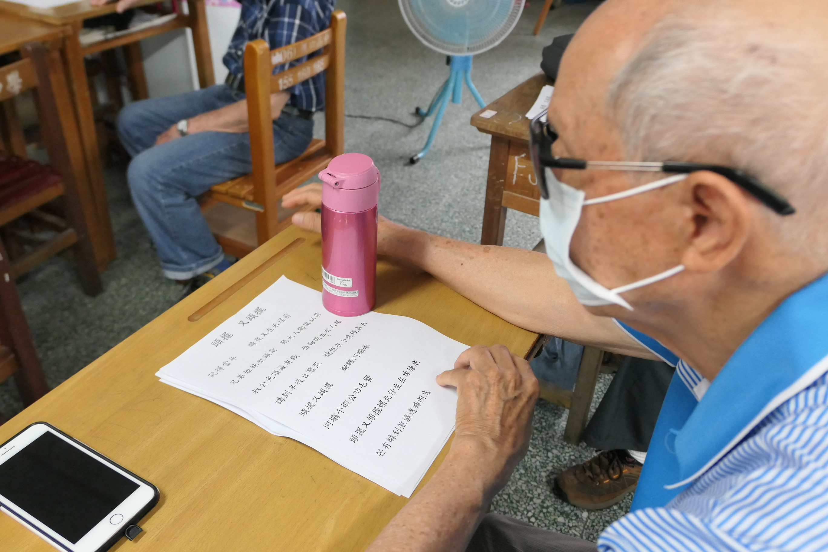 圖2 長者學習客家山歌.JPG