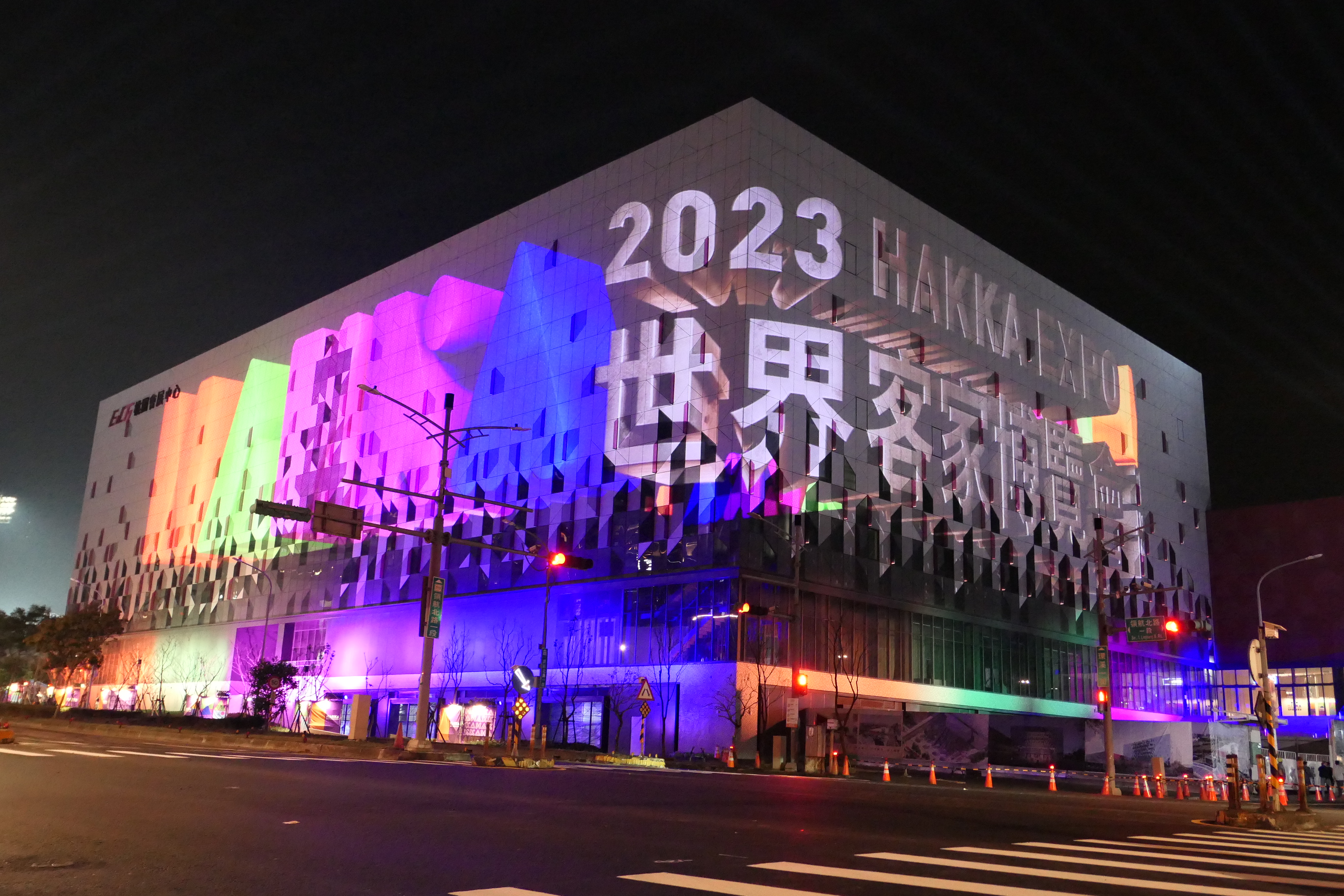 圖5 世客博台灣館光雕秀展出.jpg