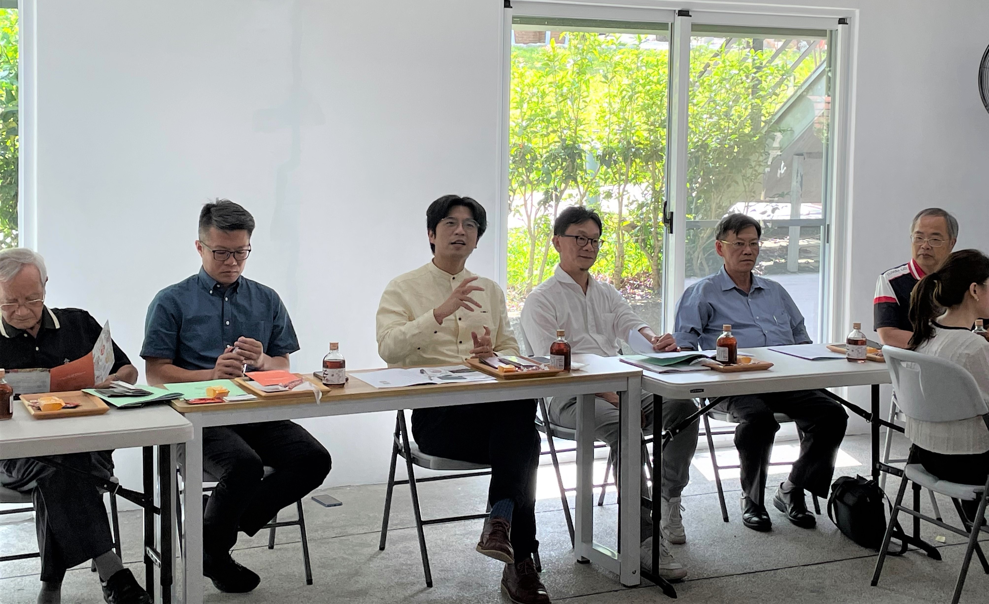 圖2 幸福台九線座談，周副主委(左三)致詞.jpg