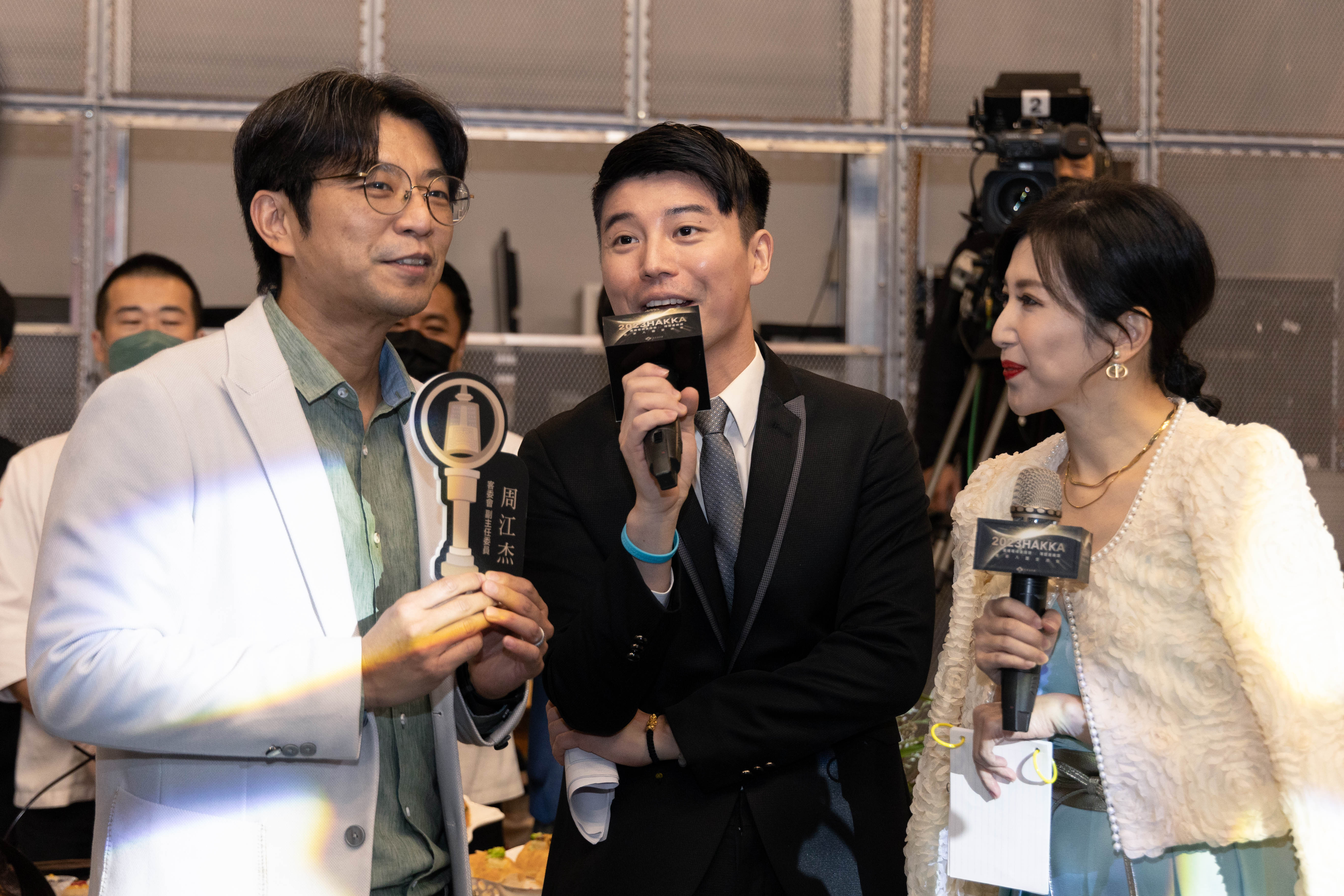圖2主持人廖家儀及蘇佑昇訪問周副主委.jpg