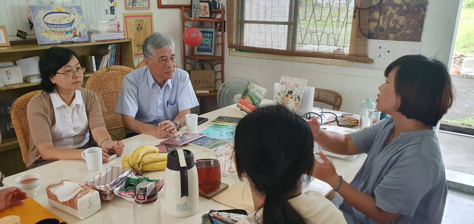 圖2 客委會范副主委與社團法人高雄市美濃愛鄉協進會討論客語社區營造計畫推動情形.jpg