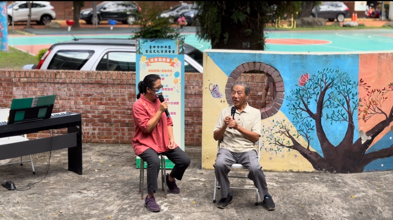 圖1 87歲吳能達焗腦師傅與小女兒吳素萍共同分享家族四代傳承焗腦的故事.jpg