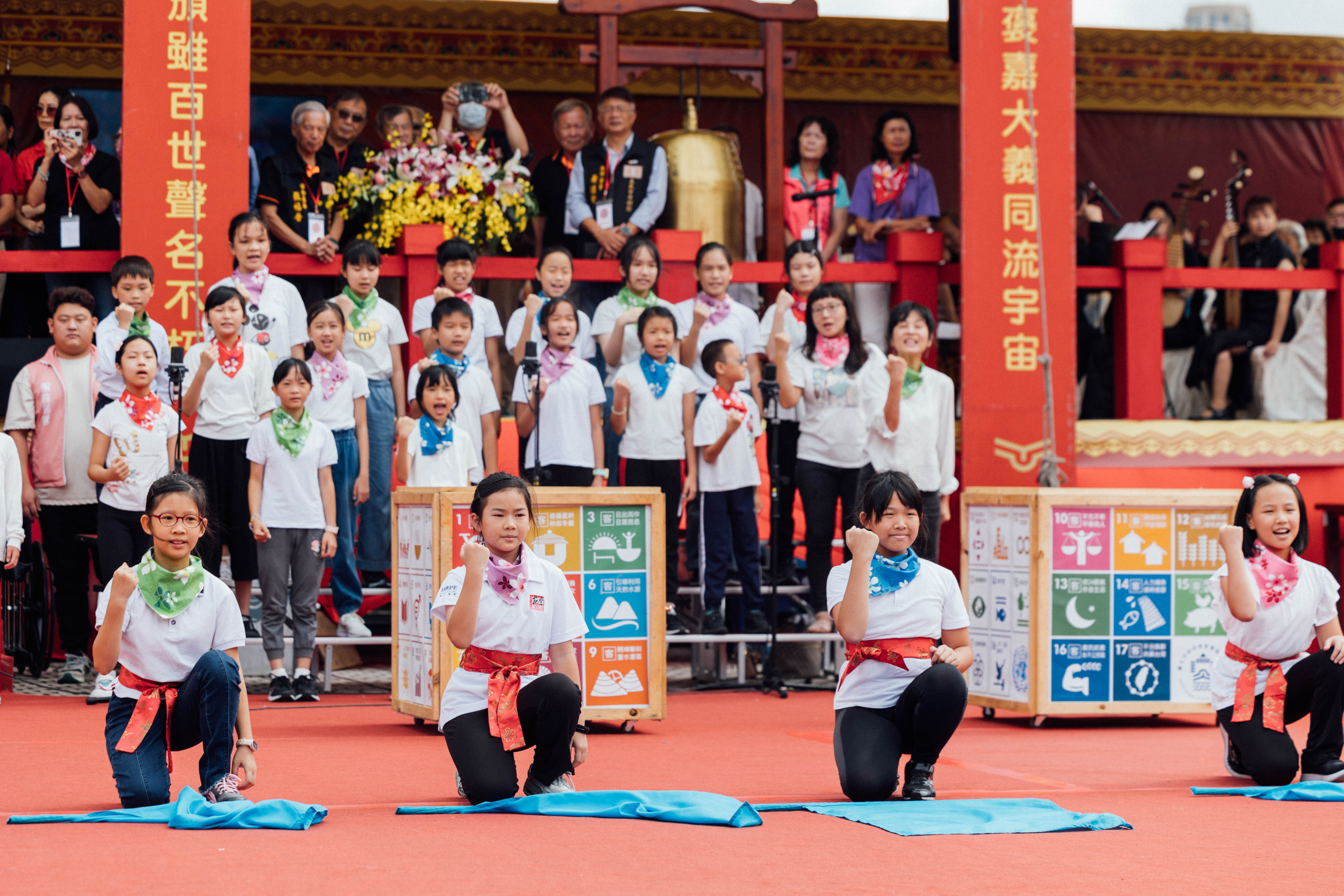 圖7 由民生國小合唱團帶來大合唱.jpg