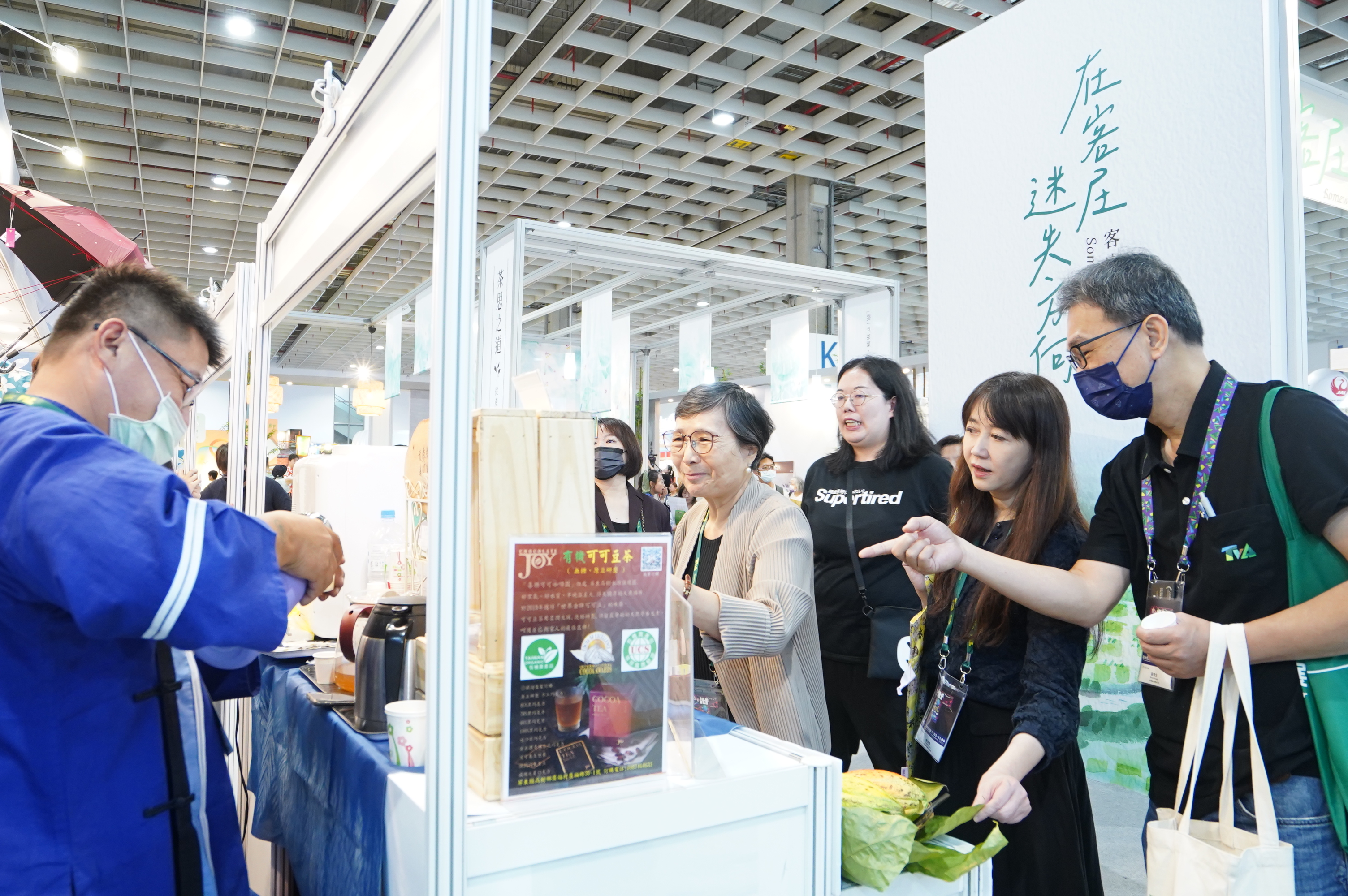圖4 台灣觀光協會會長葉菊蘭親自前往客家主題館表達支持-2.jpg