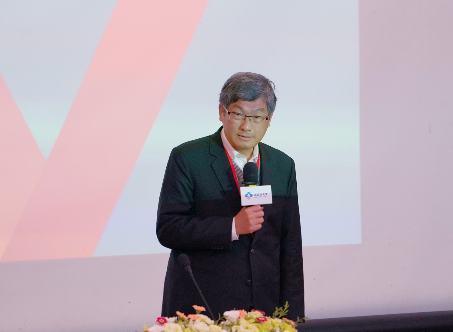 圖2 客委會主委楊長鎮致詞.jpg