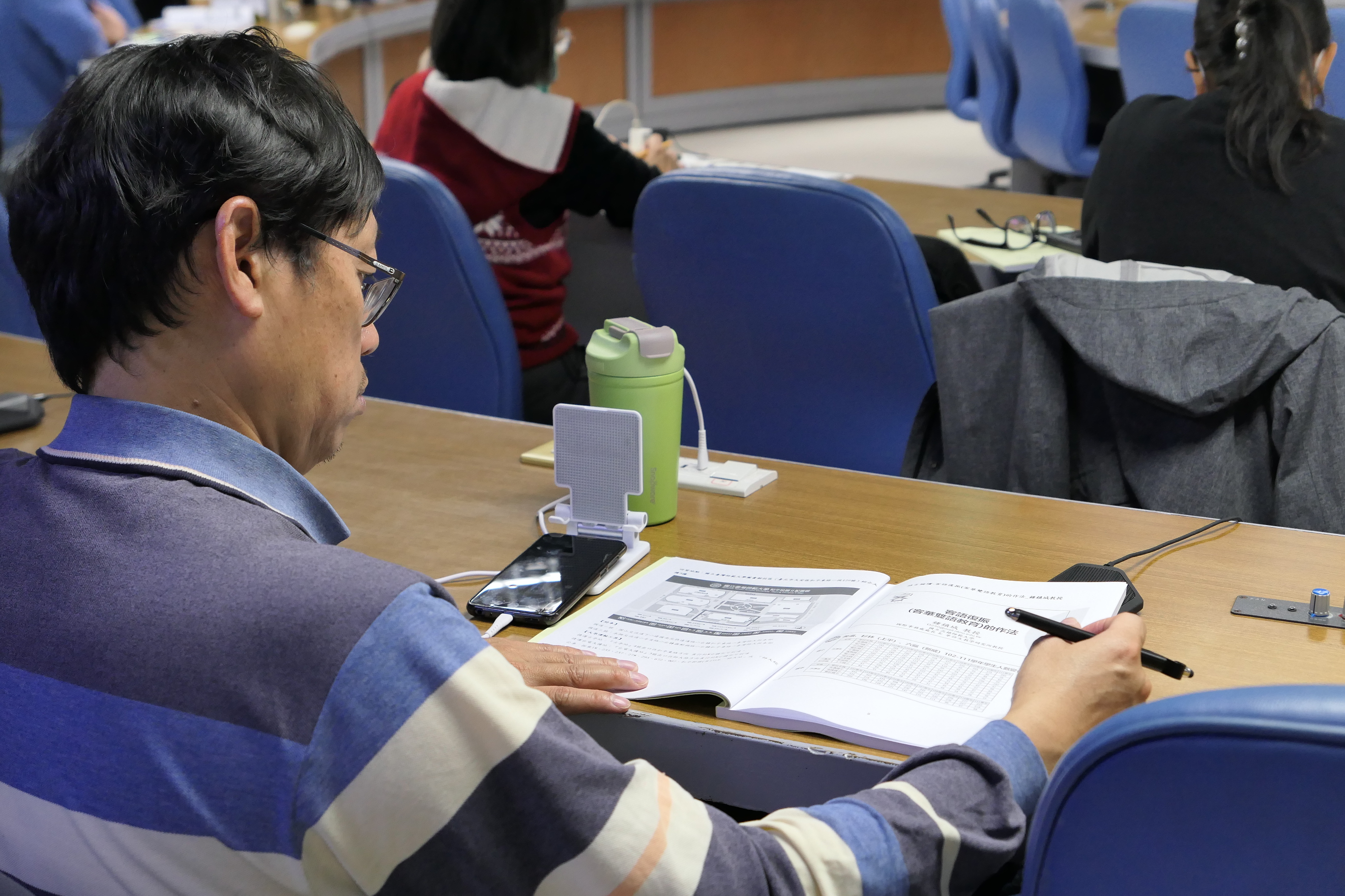 圖4 工作坊上討論客語復振思維.JPG