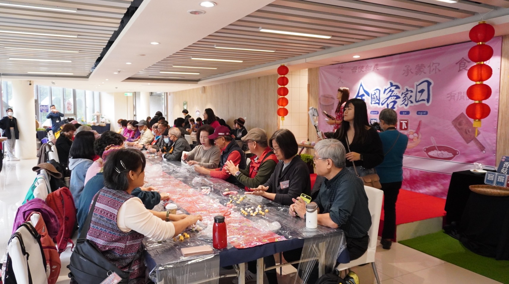 圖1來自各地民眾參與細灶下粄圓體驗.jpg