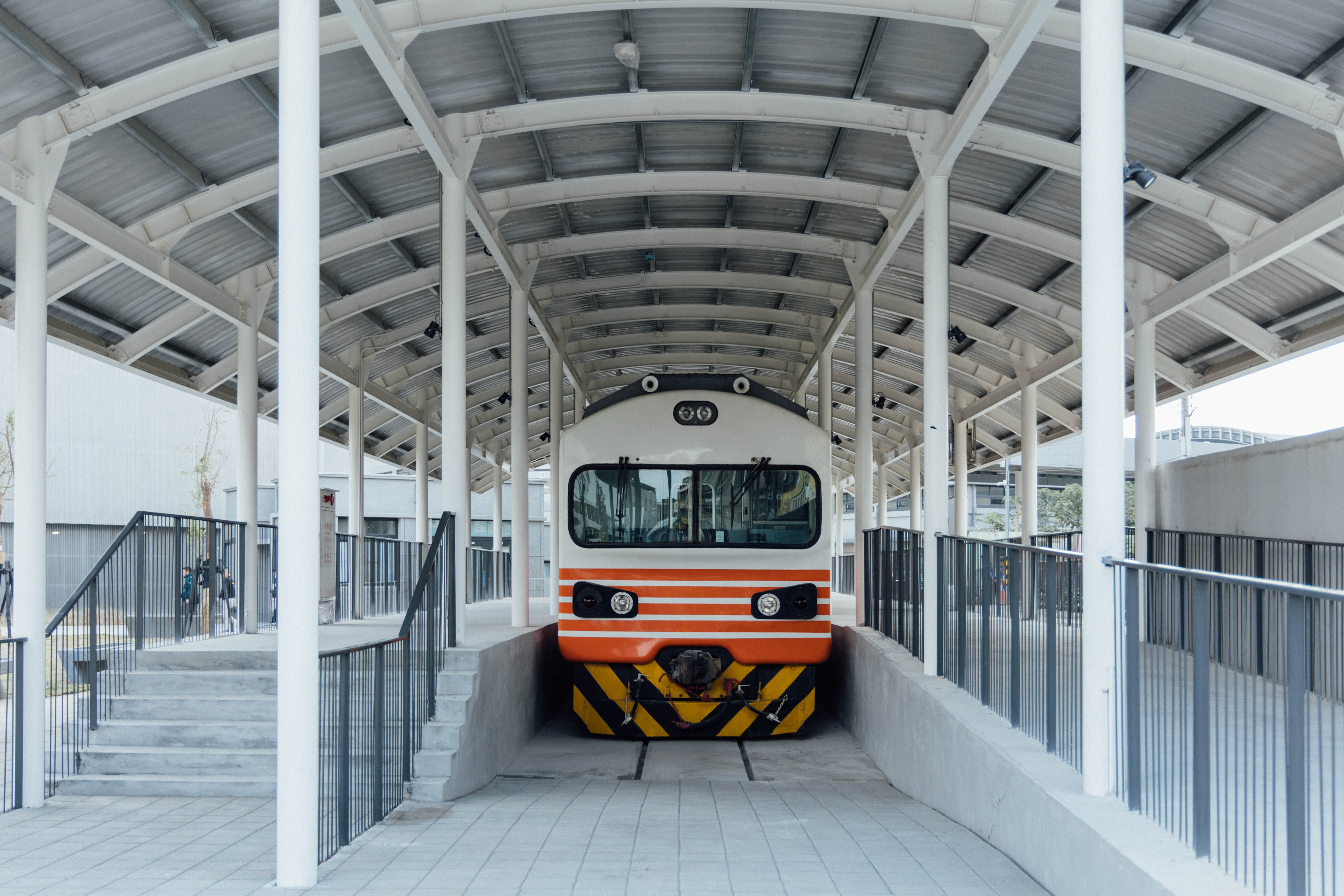 圖5 火車頭園區＿紅斑馬列車.jpg