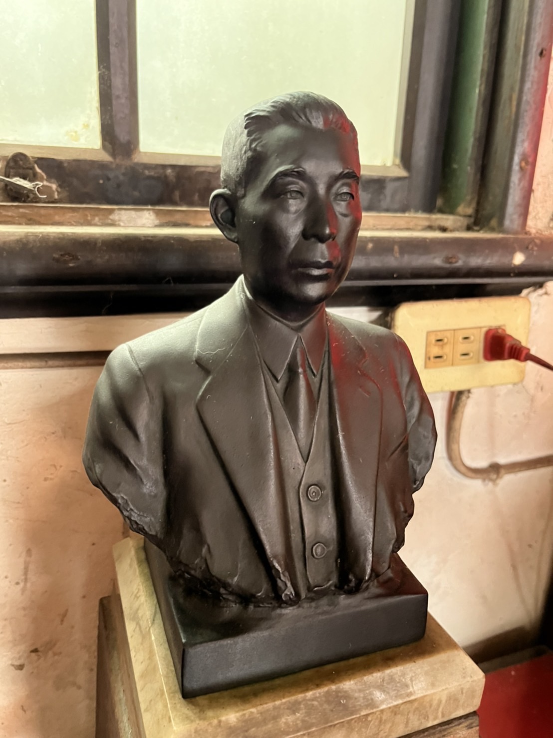 圖3 姜瑞金鄉長雕像.jpg