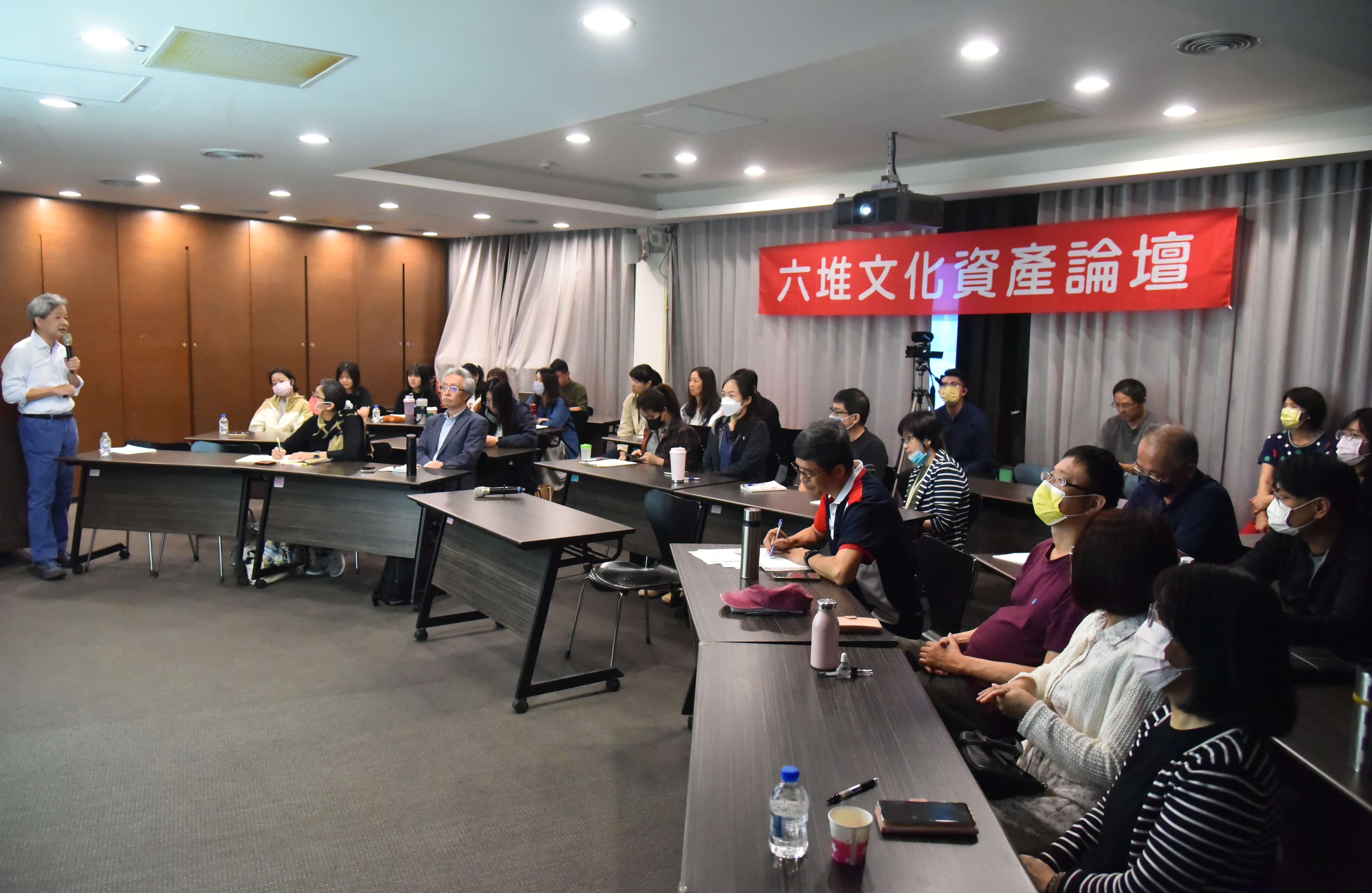 圖2 六堆文化資產論壇臺大歷史系李文良教授分享從歷史發展看六堆認同的形成.JPG