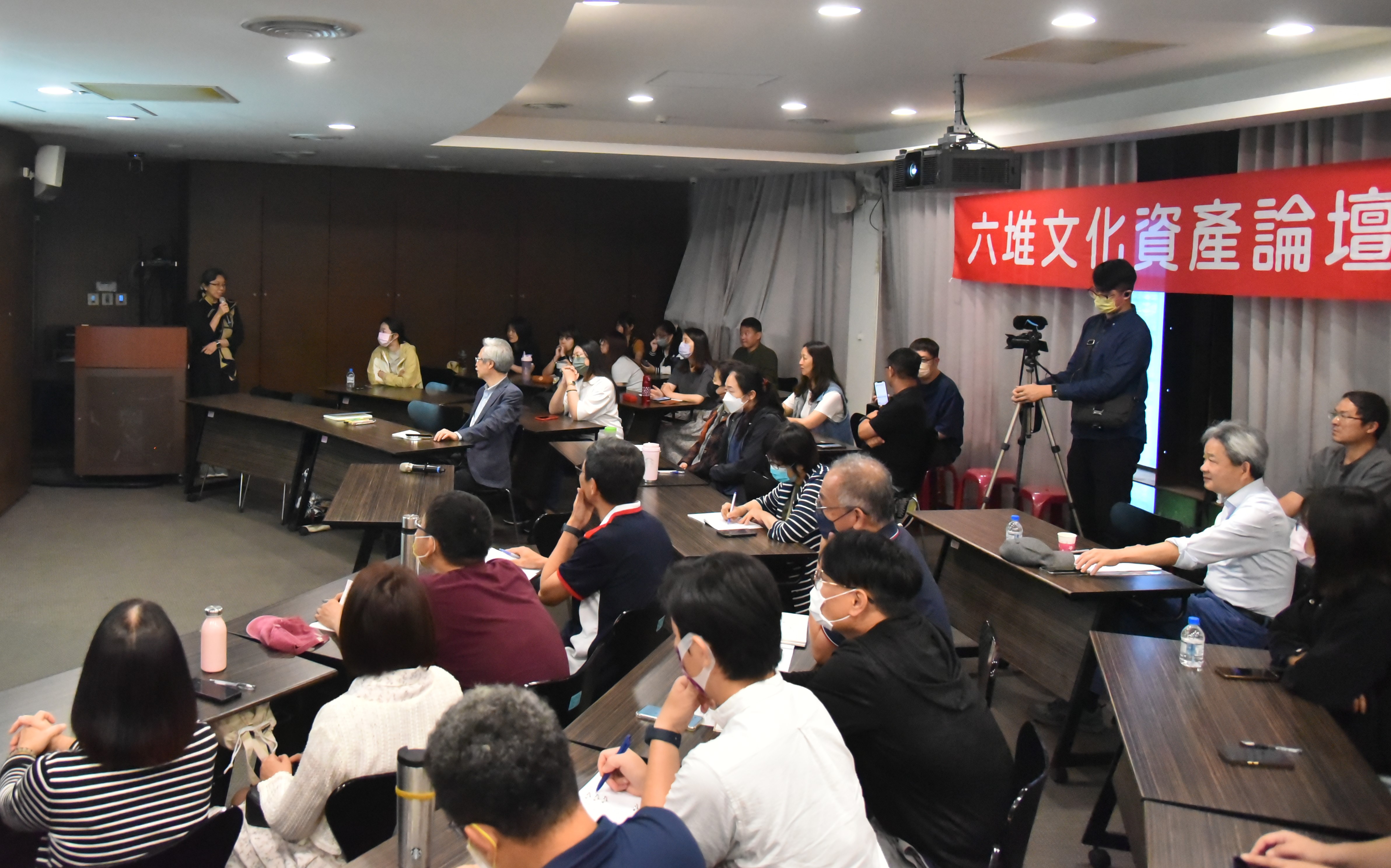 圖3 六堆文化資產論壇圖洪馨蘭教授分享六堆(文化)認同的(不)可視性作為臺灣客家無形文化文資的可行性思考.JPG