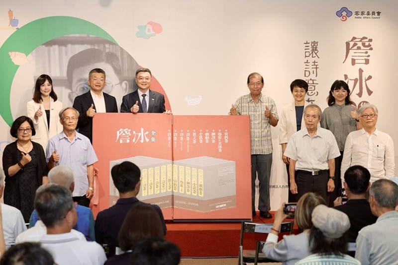 開箱儀式大合照