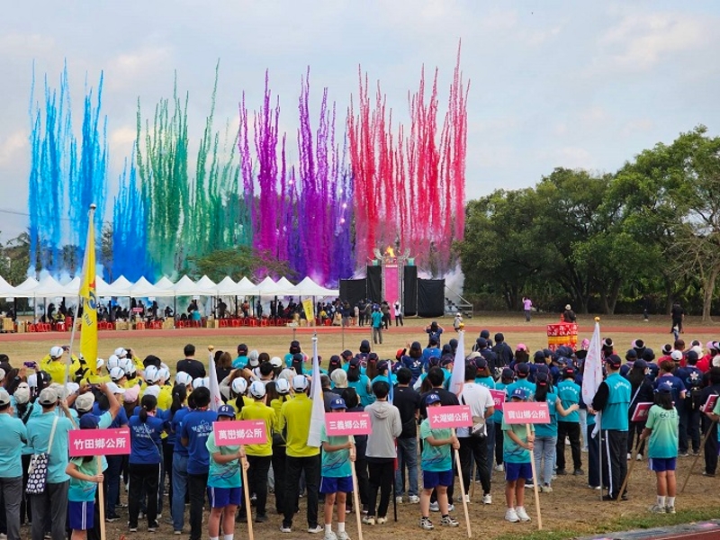 第61屆六堆運動會迎向下一甲子的百年榮耀，聖火引燃