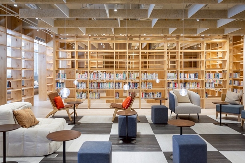竹北市立圖書館福德分館自2024年12月起閉館整修，於2026年7月重新開放使用，以全新面貌提供市民更優質、舒適的閱讀環境