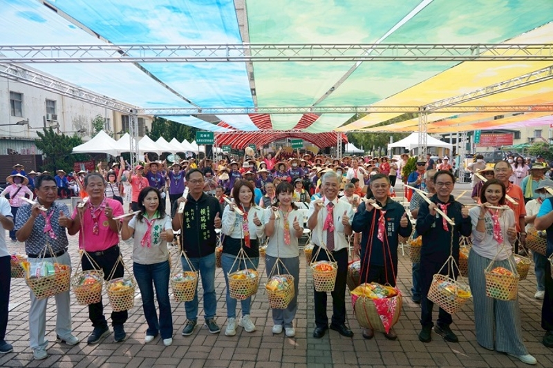 客委會副主委范佐銘參與高雄「風神四甲子・再現義民魂」千人挑擔暨秋季祭典