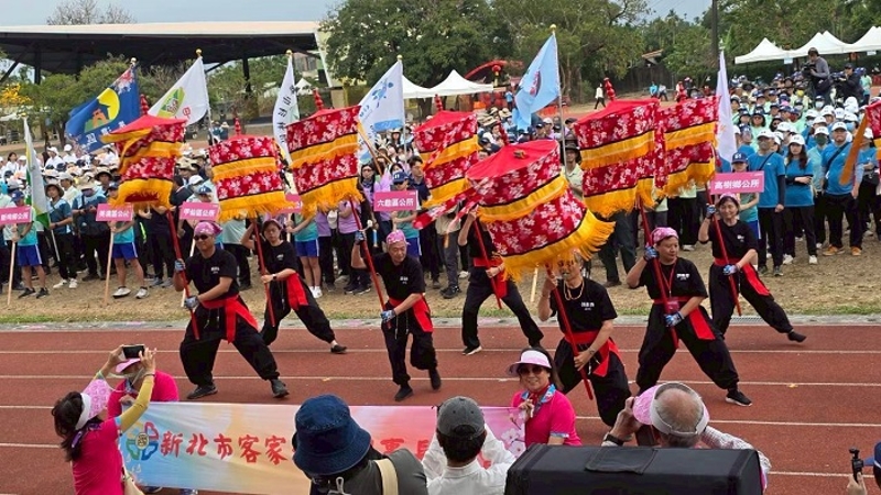 第61屆六堆運動會迎向下一甲子的百年榮耀，新北市客家協會演出