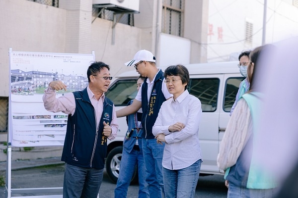 池上鄉鄉長林建宏帶領了解池上鄉公有零售市場現況與規劃