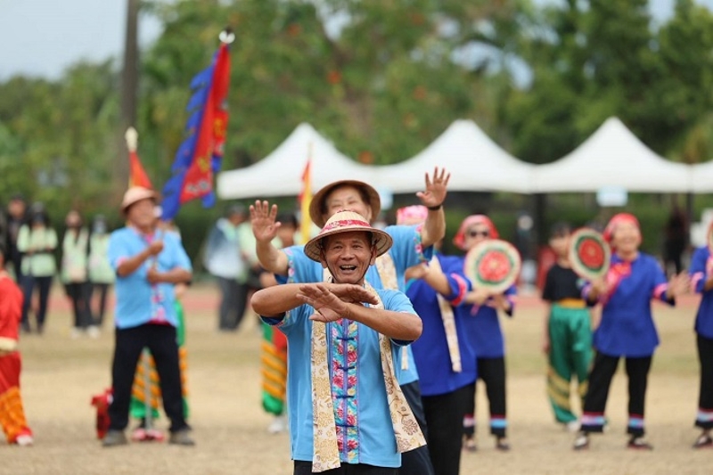 明年六堆運動會相約右堆高樹見，閉幕典禮由高樹鄉親帶來精彩的表演