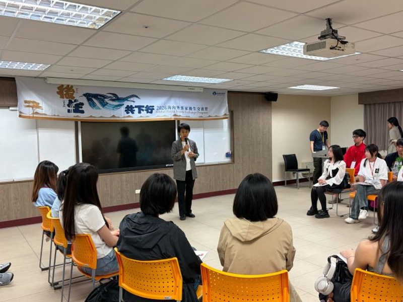 「2026海內外客家後生交流營」登場_古主委以自身曾參與客家營隊經驗分享