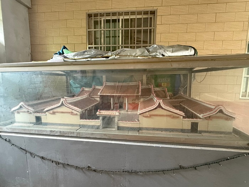 傅明光司阜耗時半個月時間所完成的1：20的三合院作品