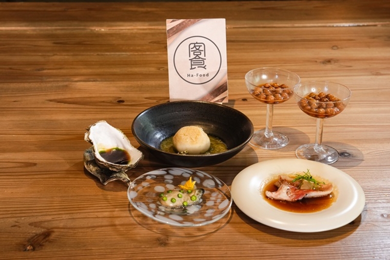 EMBERS主廚郭庭瑋研發的3道創新料理－「仙草蚵」、「構樹擂茶」、「破布子奶油（搭配海鮮排餐）」
