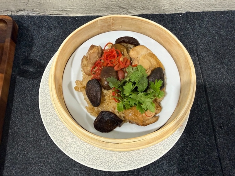 炒鹹豬肉粄條與油飯