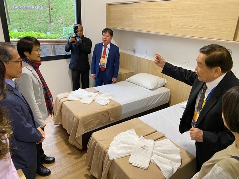 客委會主委古秀妃參觀巴西客家緣樓內部空間