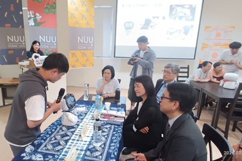 客語AI實體機器人展示