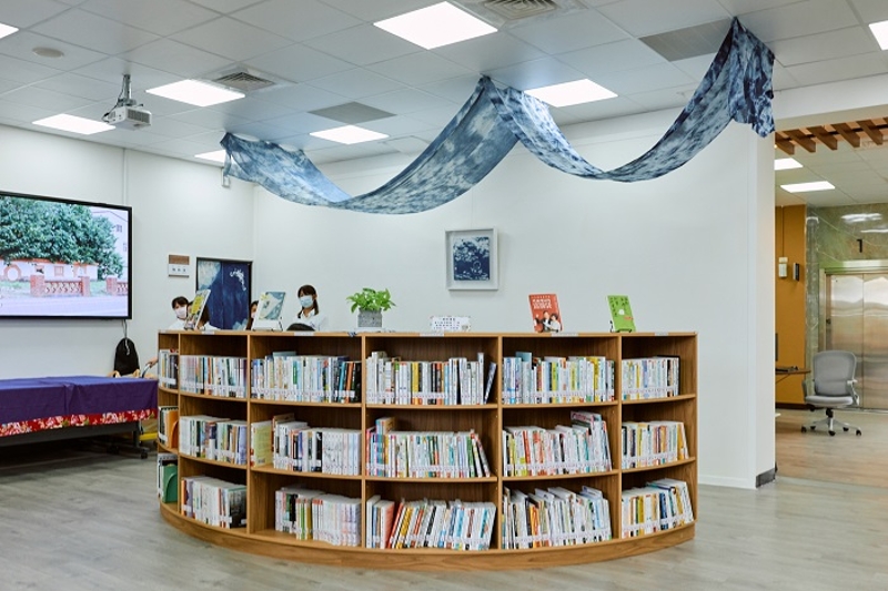 長治鄉立圖書館內部