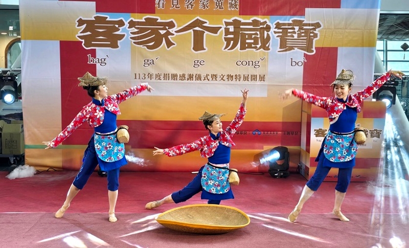 「艸雨田舞蹈劇場」表演作品「沁綠」