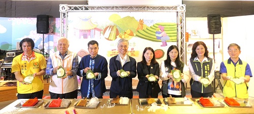 貴賓體驗客家米食製作：艾粄