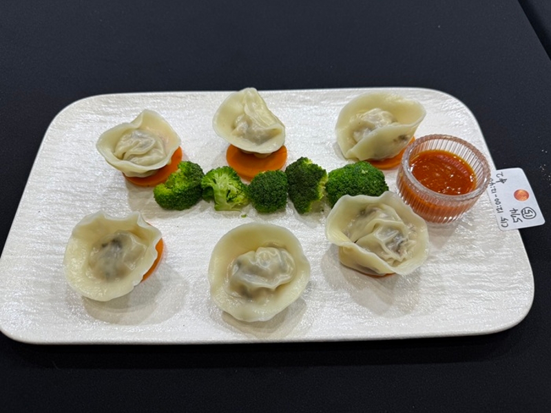 亞洲創意餃子挑戰賽:客庄酸高麗菜起司餃,客味蔥香琥珀醬燒餃-銀牌