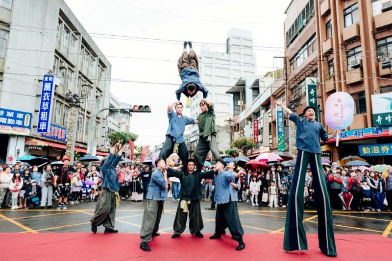 臺中東勢新丁粄節_「FOCASA馬戲團」率領在地藝文團隊進行創意踩街