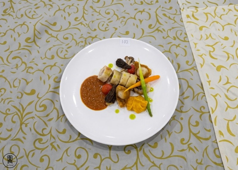 主菜雞肉:野菇雞肉捲