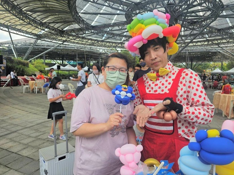 六堆客家文化園區 博物館日慢慢仔行,大獅兄造型氣球超搶手